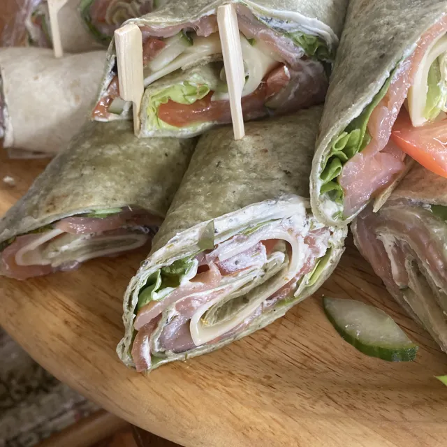 Frisch belegte Wraps